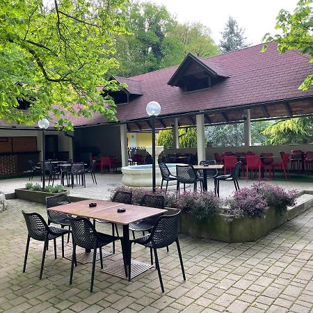 Hotel Gostisce Senica Senovo Zewnętrze zdjęcie