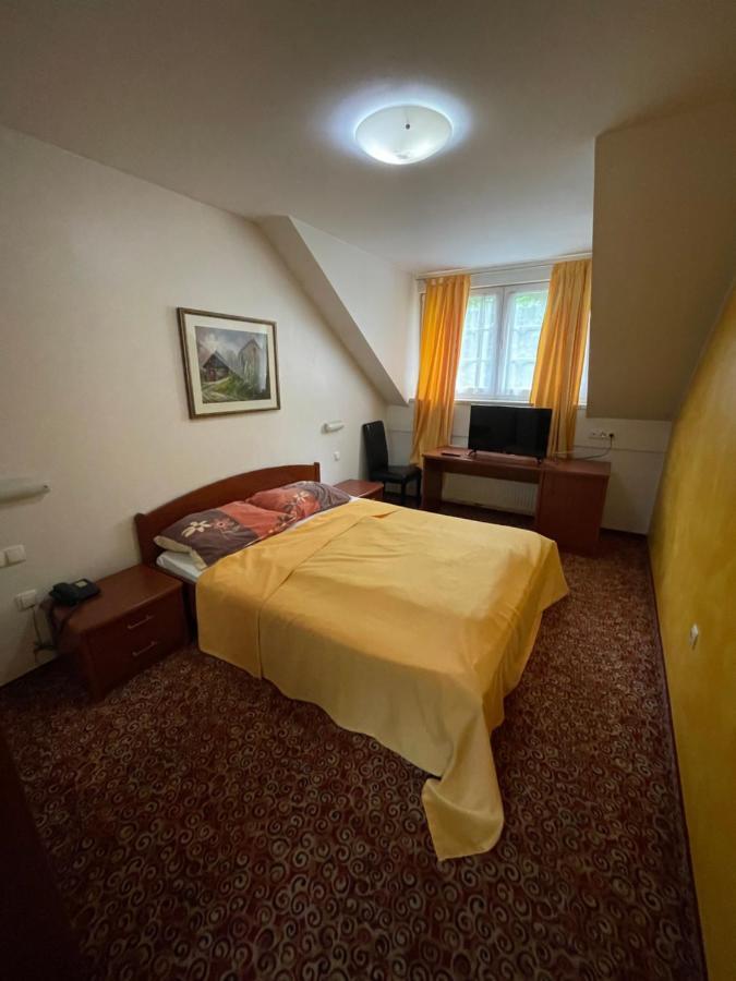 Hotel Gostisce Senica Senovo Zewnętrze zdjęcie