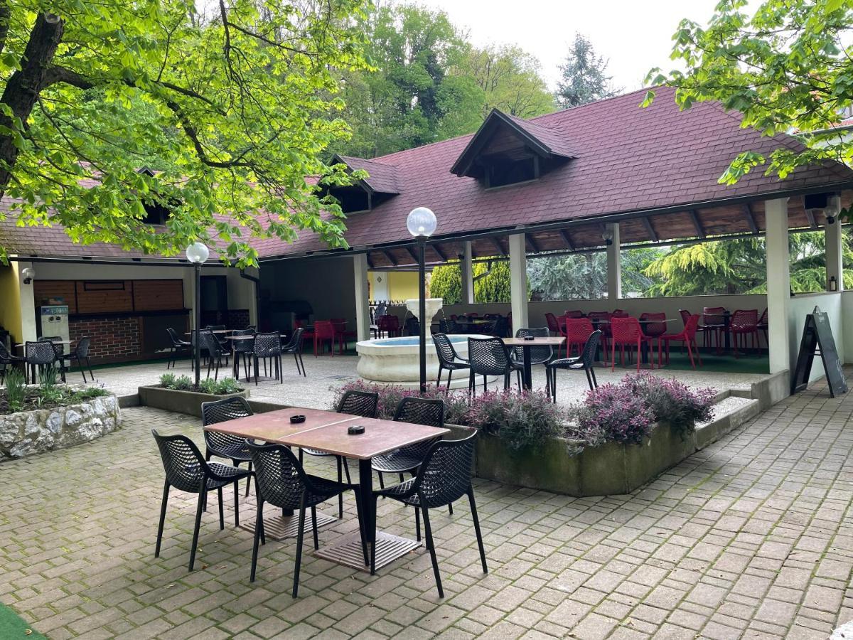 Hotel Gostisce Senica Senovo Zewnętrze zdjęcie