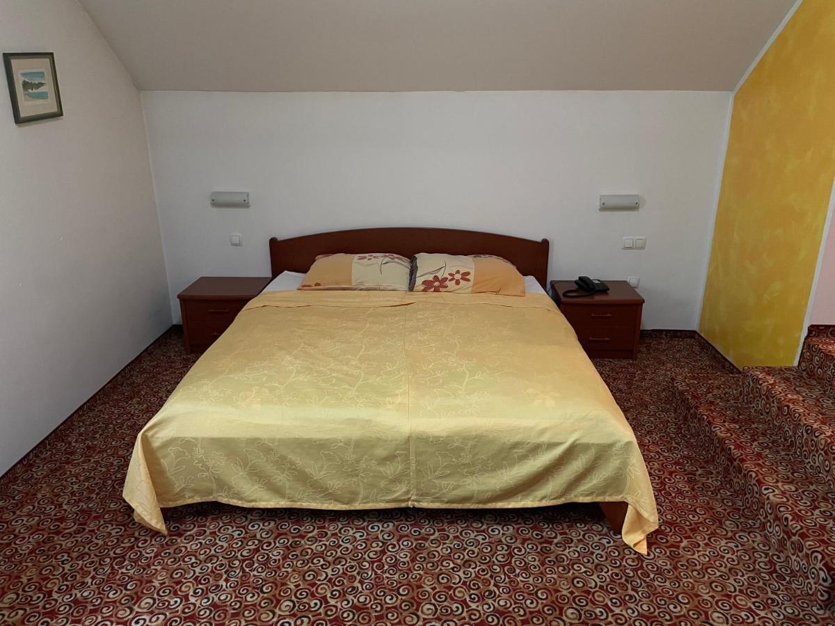 Hotel Gostisce Senica Senovo Zewnętrze zdjęcie