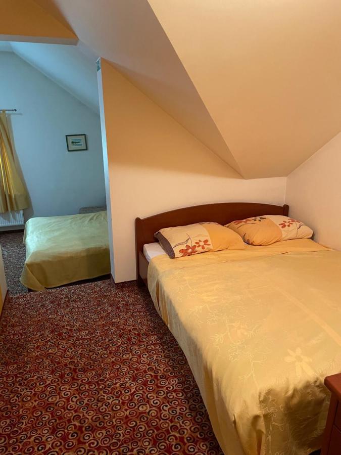 Hotel Gostisce Senica Senovo Zewnętrze zdjęcie